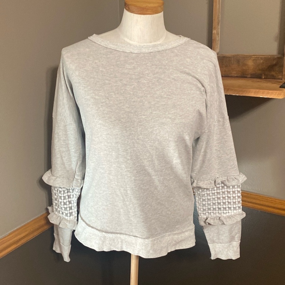 ACOA Boutique Gray long sleeve top with lace details Size Small